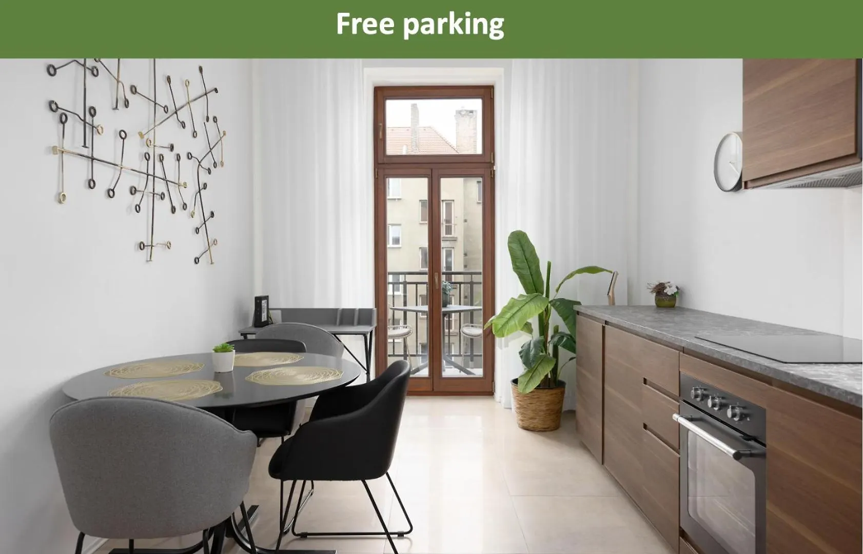 Tichy Apartman V Centru Mesta U Metra S Balkonem A Parkovanim Πράγα Τσεχία
